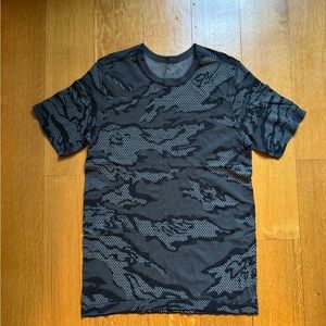 Lululemon Men’s Metal Vent Breathe Shirt